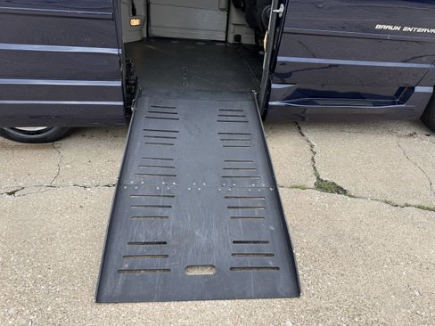Used 2013 Dodge Grand Caravan SE FWD image 28