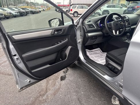 Used 2015 Subaru Outback 2.5i Premium image 9