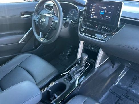 Certified 2025 Toyota Corolla Cross XLE w/ Convenience Package image 18