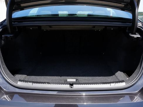 Used 2024 BMW i5 eDrive40i image 21