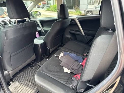 Used 2018 Toyota RAV4 LE w/ All Weather Liner Package AWD/4WD image 24