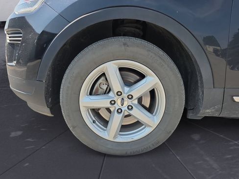 Used 2018 Ford Explorer XLT FWD image 14