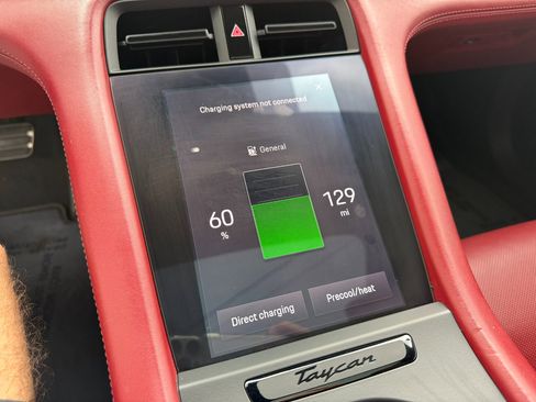 Used 2020 Porsche Taycan image 44