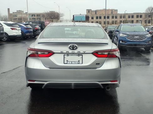 Used 2023 Toyota Camry SE image 5