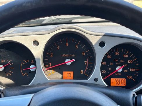 Used 2005 Nissan 350Z Touring w/ (K96) Aerodynamics Pkg image 13