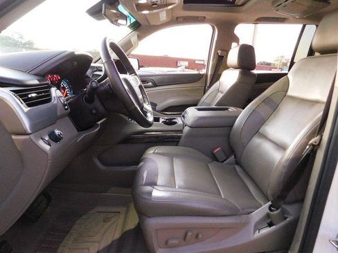 Used 2017 GMC Yukon XL SLT image 10