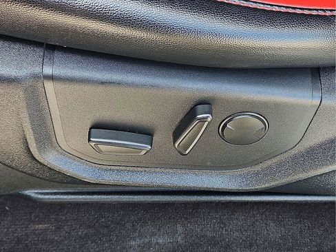 Used 2019 Ford F150 Lariat w/ Equipment Group 502A Luxury AWD/4WD image 20