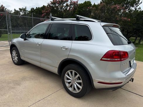 Used 2016 Volkswagen Touareg Sport AWD/4WD image 9