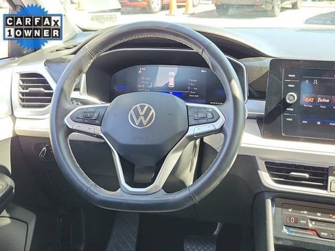 Used 2025 Volkswagen Taos SE FWD image 23