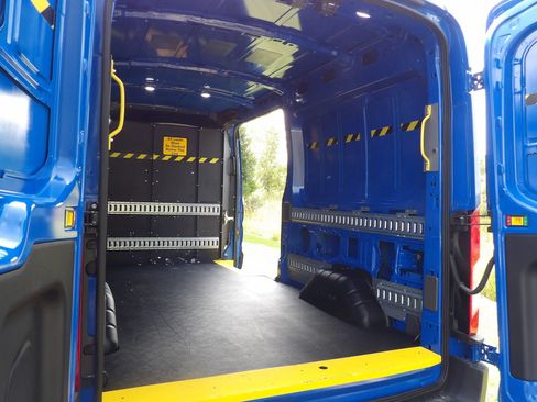 Used 2020 Ford Transit 250 Medium Roof RWD image 12