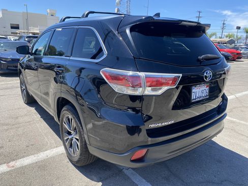 Used 2016 Toyota Highlander XLE FWD image 13