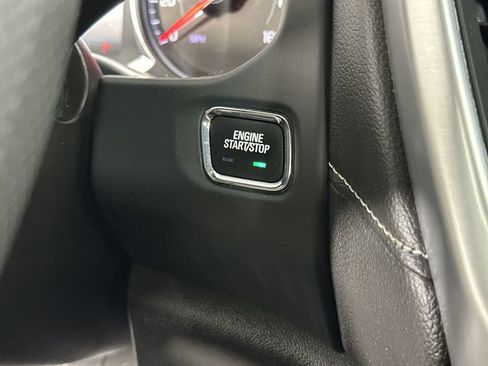 Used 2023 GMC Acadia SLE w/ Driver Convenience Package FWD image 19