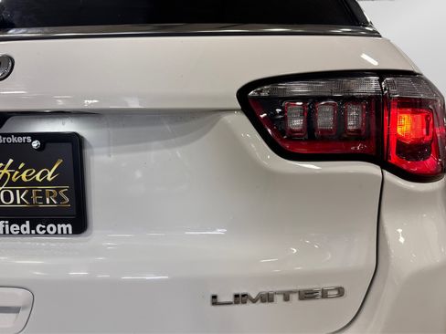 Used 2025 Jeep Compass Limited image 46