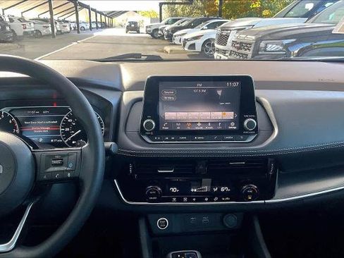 Certified 2021 Nissan Rogue SV image 6