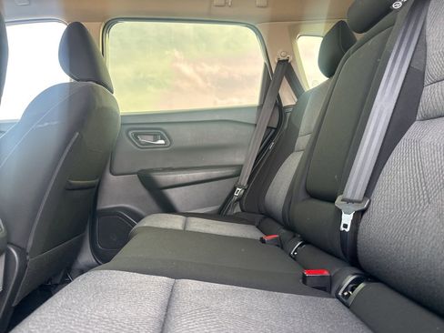 Certified 2025 Nissan Rogue SV image 37