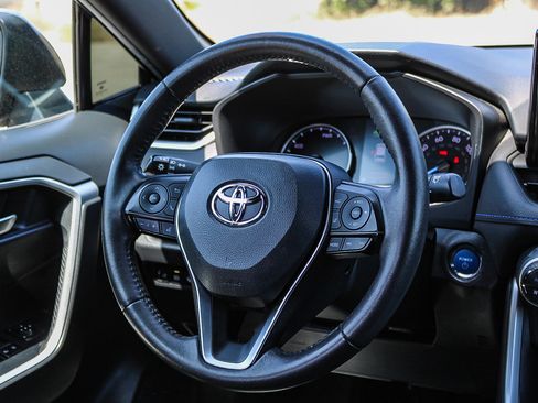 Used 2022 Toyota RAV4 SE w/ Convenience Package AWD/4WD image 17