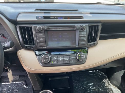 Used 2013 Toyota RAV4 XLE FWD image 21