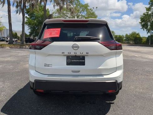 Certified 2026 Nissan Rogue SV FWD image 6