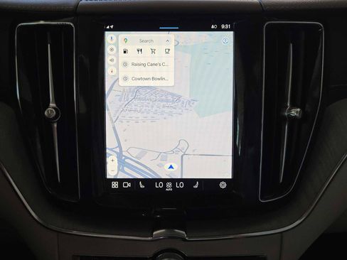 Used 2025 Volvo XC60 B5 Ultra w/ Protection Package Premier image 17