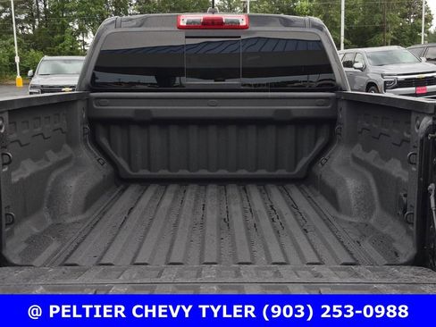 Used 2025 Chevrolet Colorado LT w/ LT Convenience Package RWD image 8