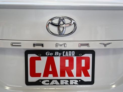 Used 2024 Toyota Camry SE image 11