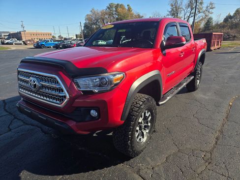 Used 2017 Toyota Tacoma TRD Off-Road w/ Tow Package (A/T) image 7
