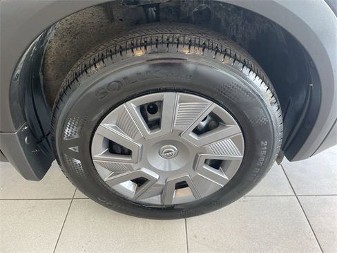 Used 2025 Nissan Kicks S image 14