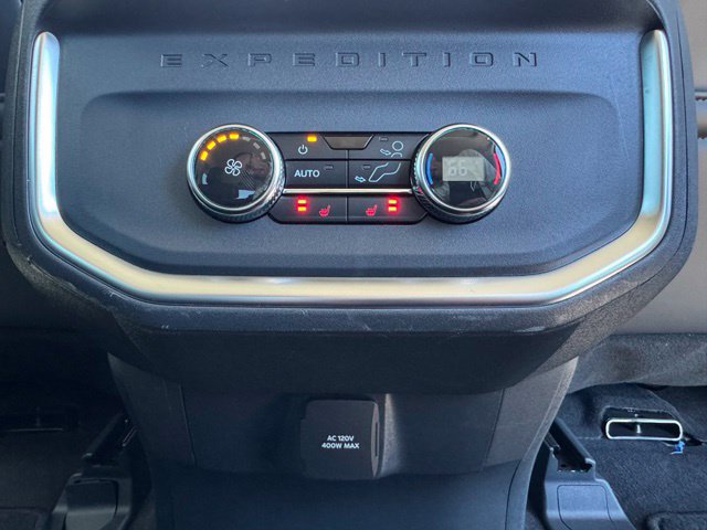 Used 2025 Ford Expedition Platinum AWD/4WD image 56