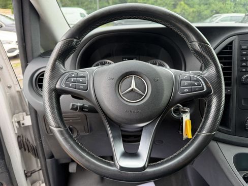 Used 2018 Mercedes-Benz Metris image 9
