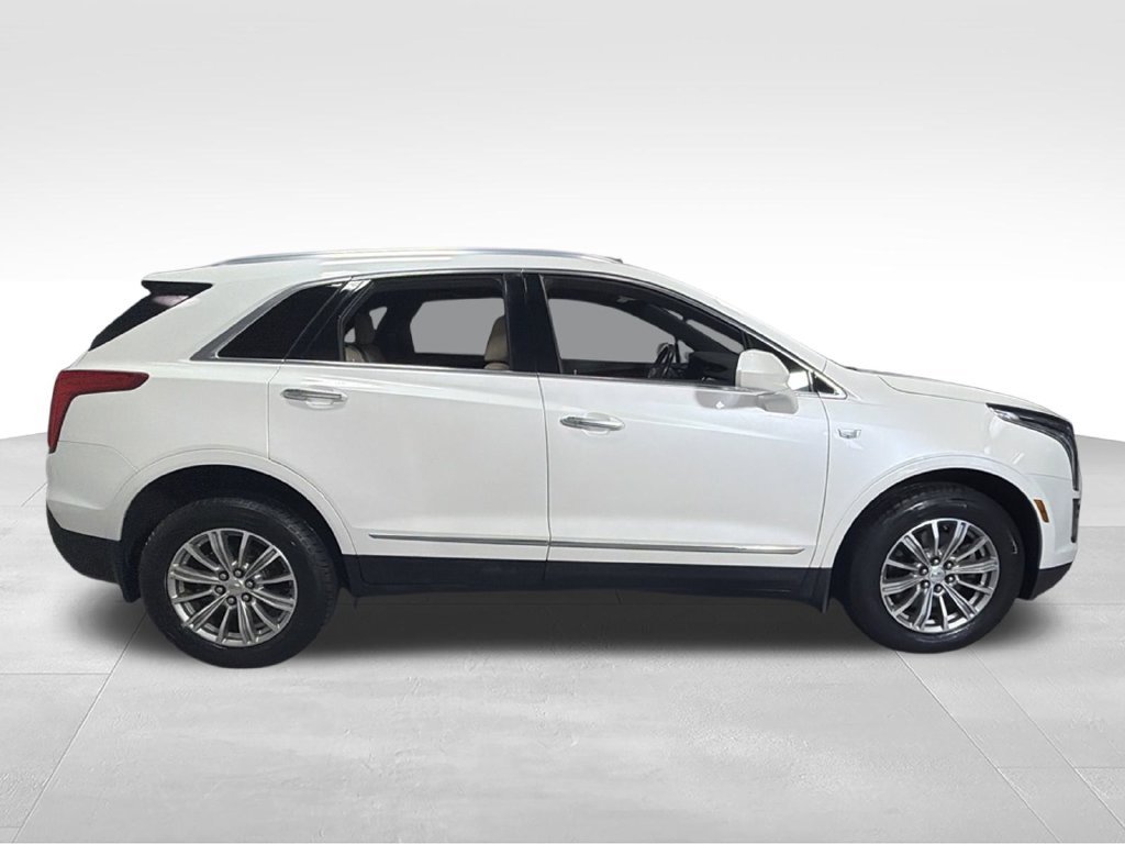 Used 2017 Cadillac XT5 Luxury w/ Driver Awareness Package AWD/4WD image 7