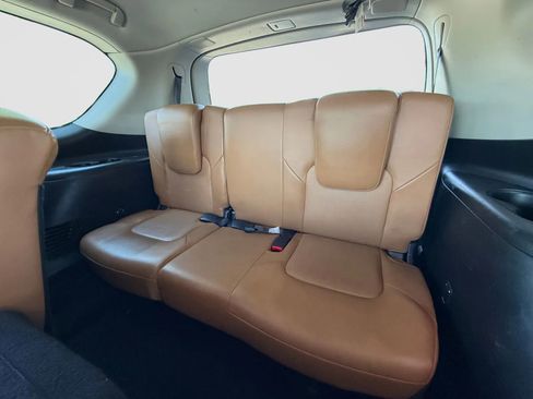 Used 2016 INFINITI QX80 4WD w/ All Season Package image 16