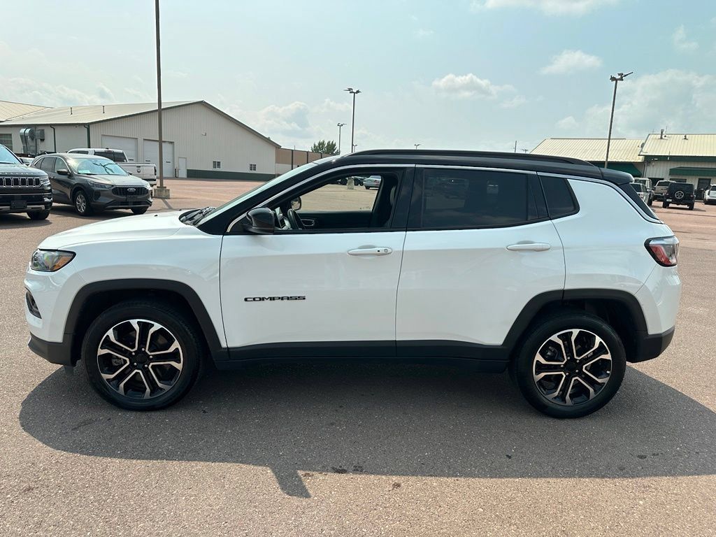 Used 2024 Jeep Compass Limited AWD/4WD image 36