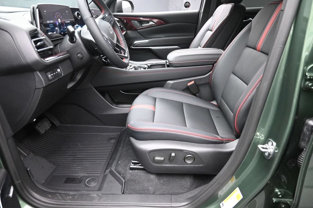 New 2027 Chevrolet Traverse RS w/ LPO, Floor Liner Package AWD/4WD image 17