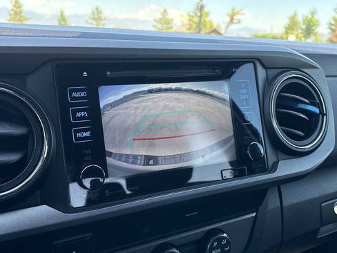 Used 2019 Toyota Tacoma TRD Off-Road AWD/4WD image 19