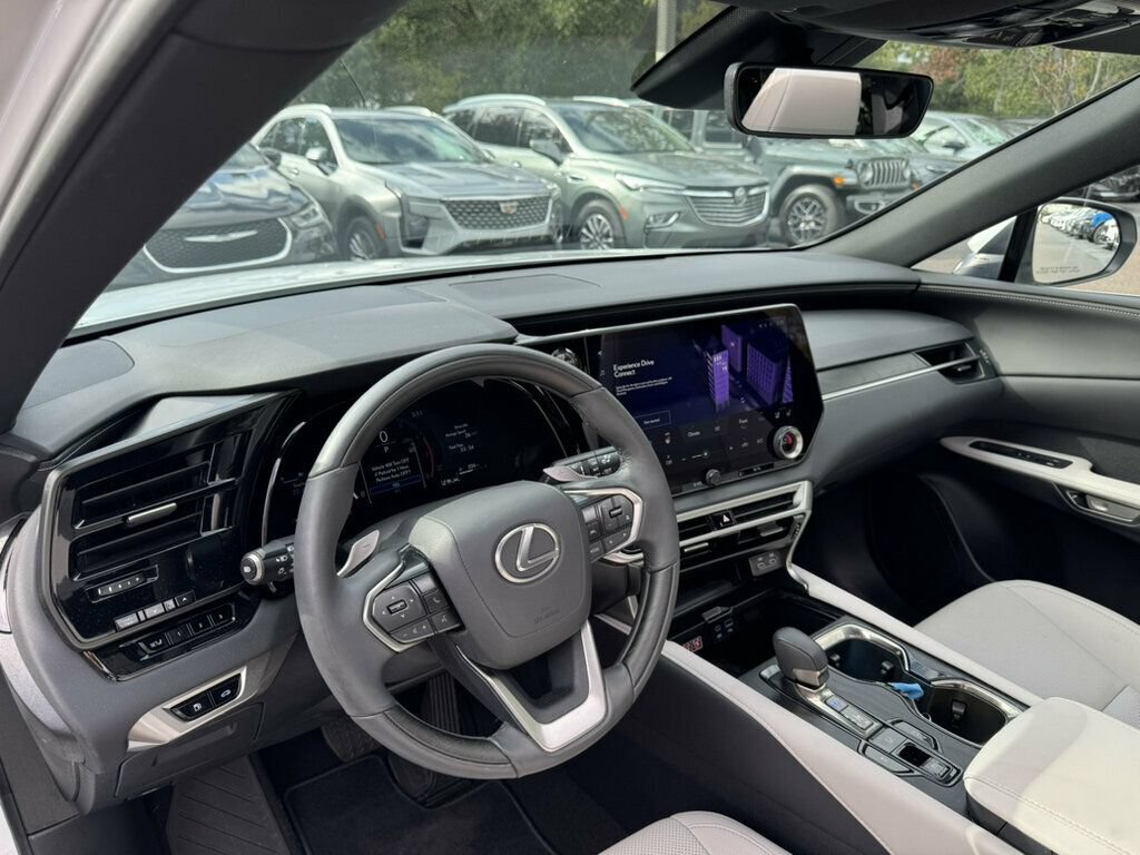Used 2025 Lexus RX 350 Premium w/ Accessory Package (Z1) FWD image 3