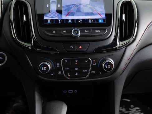 Used 2022 Chevrolet Equinox RS w/ Infotainment Package AWD/4WD image 38