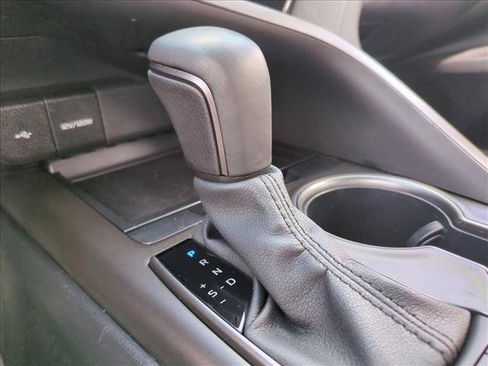 Used 2023 Toyota Camry SE FWD image 12