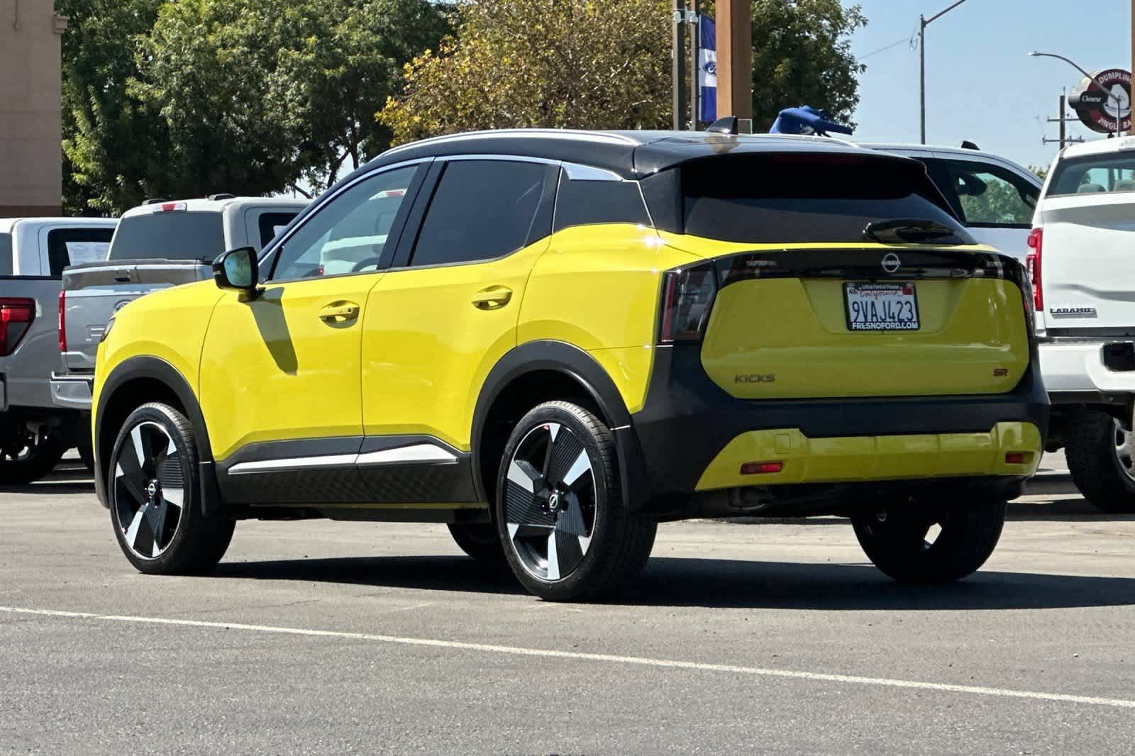 Used 2025 Nissan Kicks SR FWD image 7
