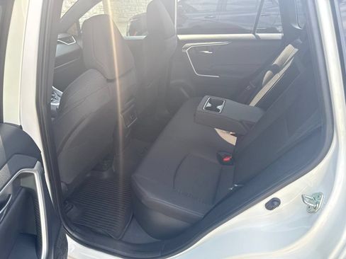 Used 2023 Toyota RAV4 SE AWD/4WD image 7