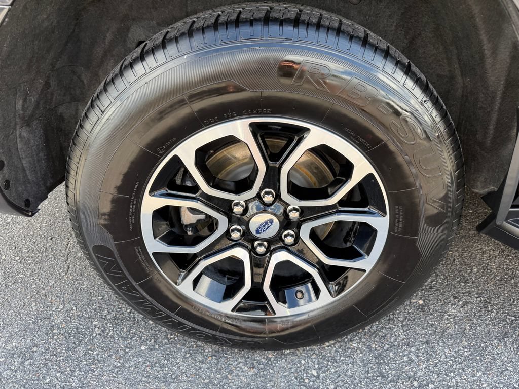 Used 2024 Ford Expedition XLT RWD image 41