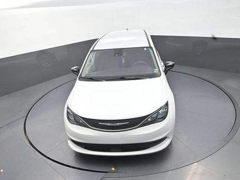 Used 2024 Chrysler Voyager LX FWD image 12