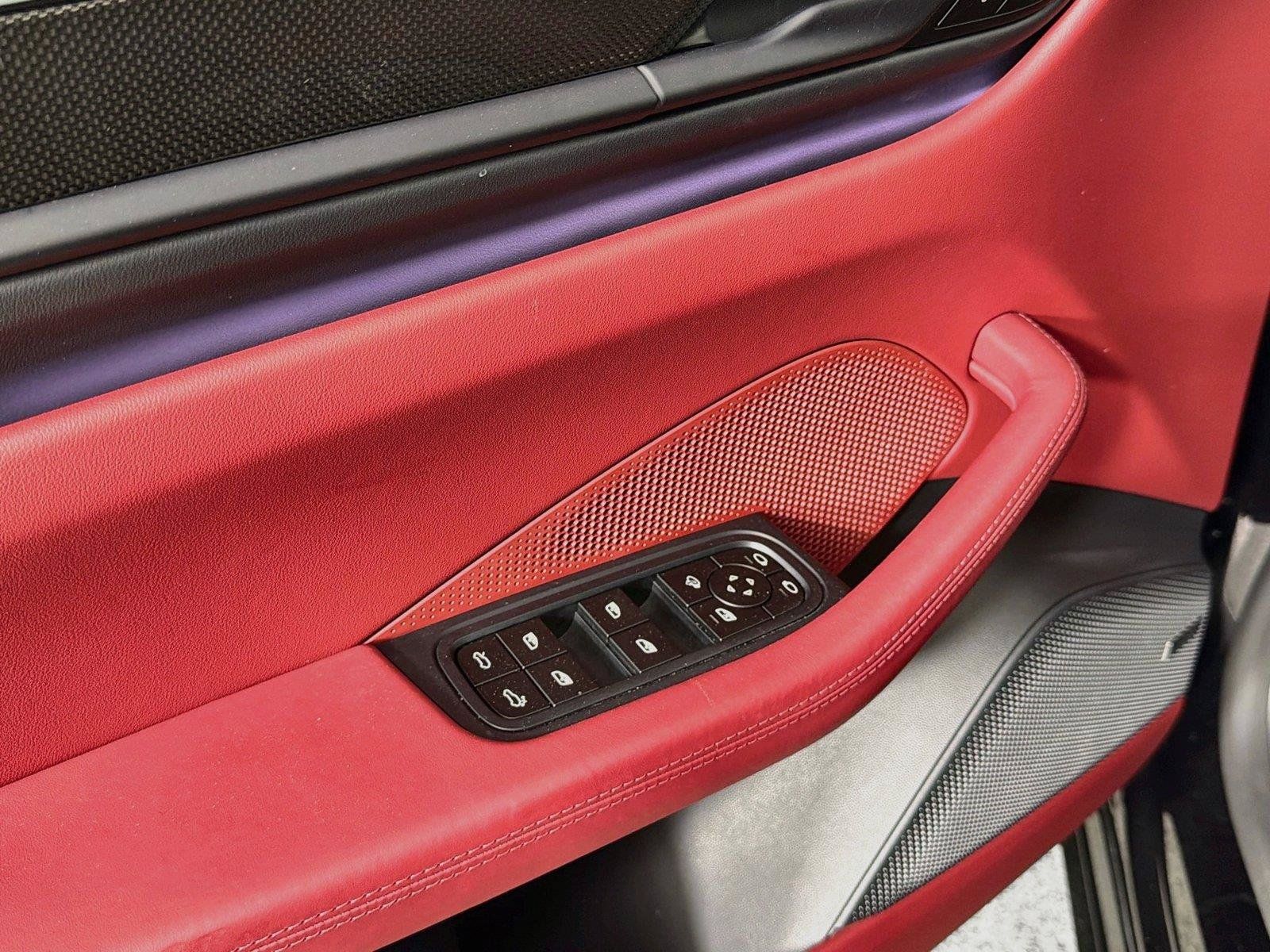 Certified 2025 Porsche Macan Turbo Electric AWD/4WD image 31