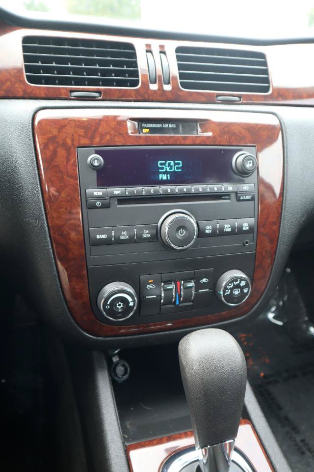 Used 2010 Chevrolet Impala LS FWD image 20