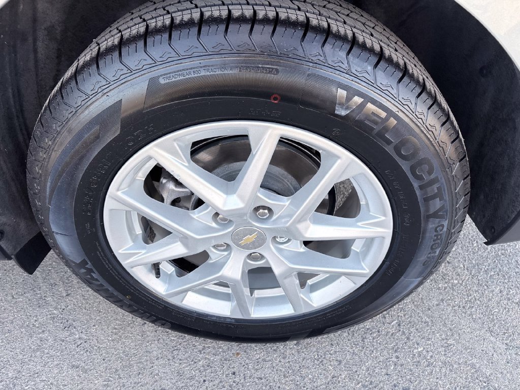 Used 2023 Chevrolet Equinox LS FWD image 24
