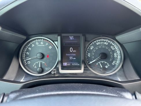 Used 2019 Toyota Tacoma TRD Off-Road AWD/4WD image 14