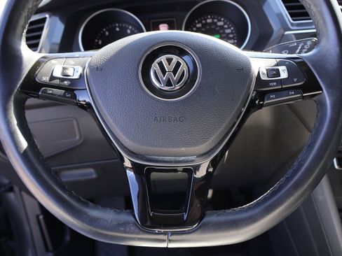 Used 2019 Volkswagen Tiguan SE image 29