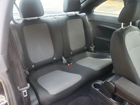 Used 2019 Volkswagen Beetle 2.0T S FWD image 24