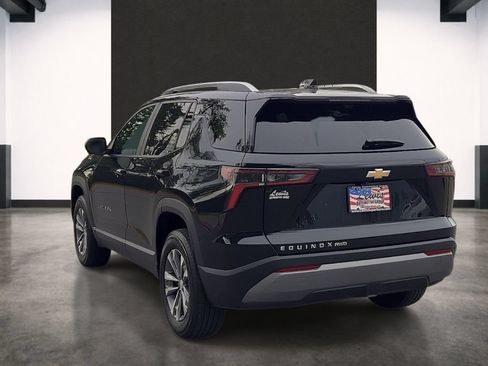 Used 2025 Chevrolet Equinox LT w/ Convenience Package II FWD image 3