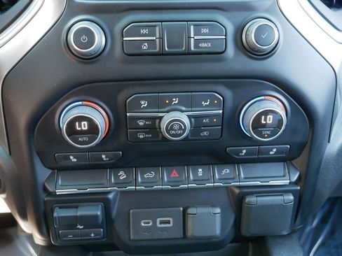 Used 2022 Chevrolet Silverado 1500 LT Trail Boss w/ Convenience Package II AWD/4WD image 20
