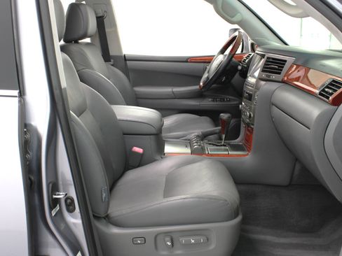 Used 2009 Lexus LX 570 4WD image 51
